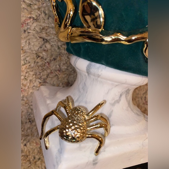 BBW Halloween Candle Holder dark green velvet Bust pedestal NWT - Picture 4 of 9